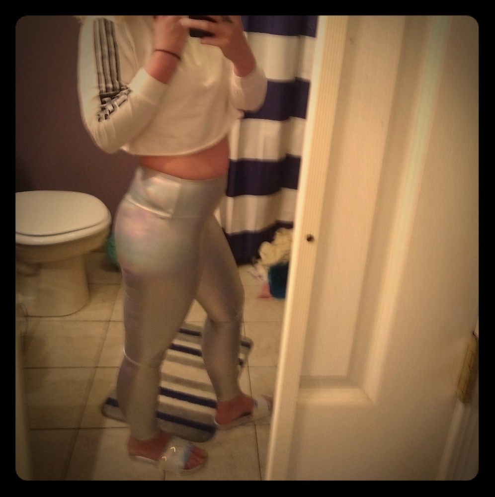 Awesome like new Iridescent leggings